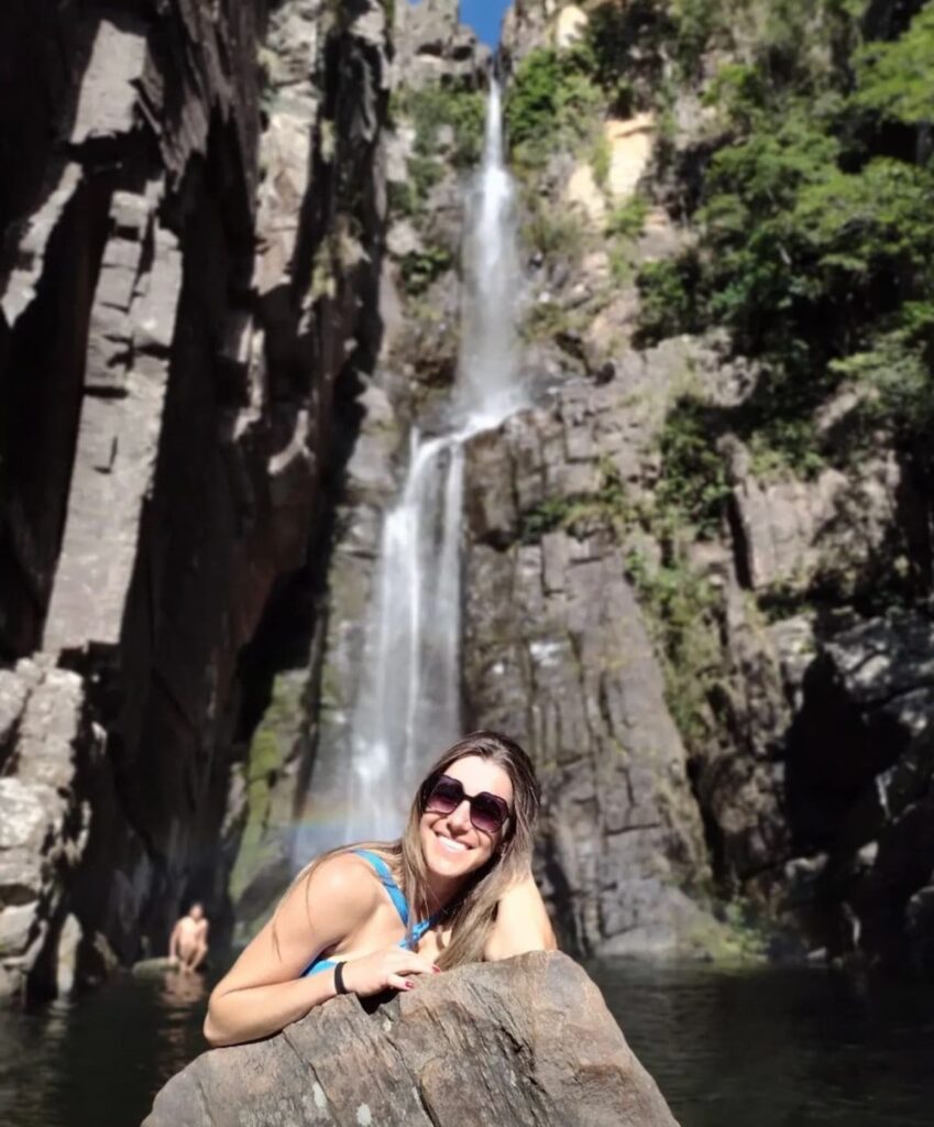 Imagem mostra a cachoeira Véu da Noiva, na Serra do Cipó.