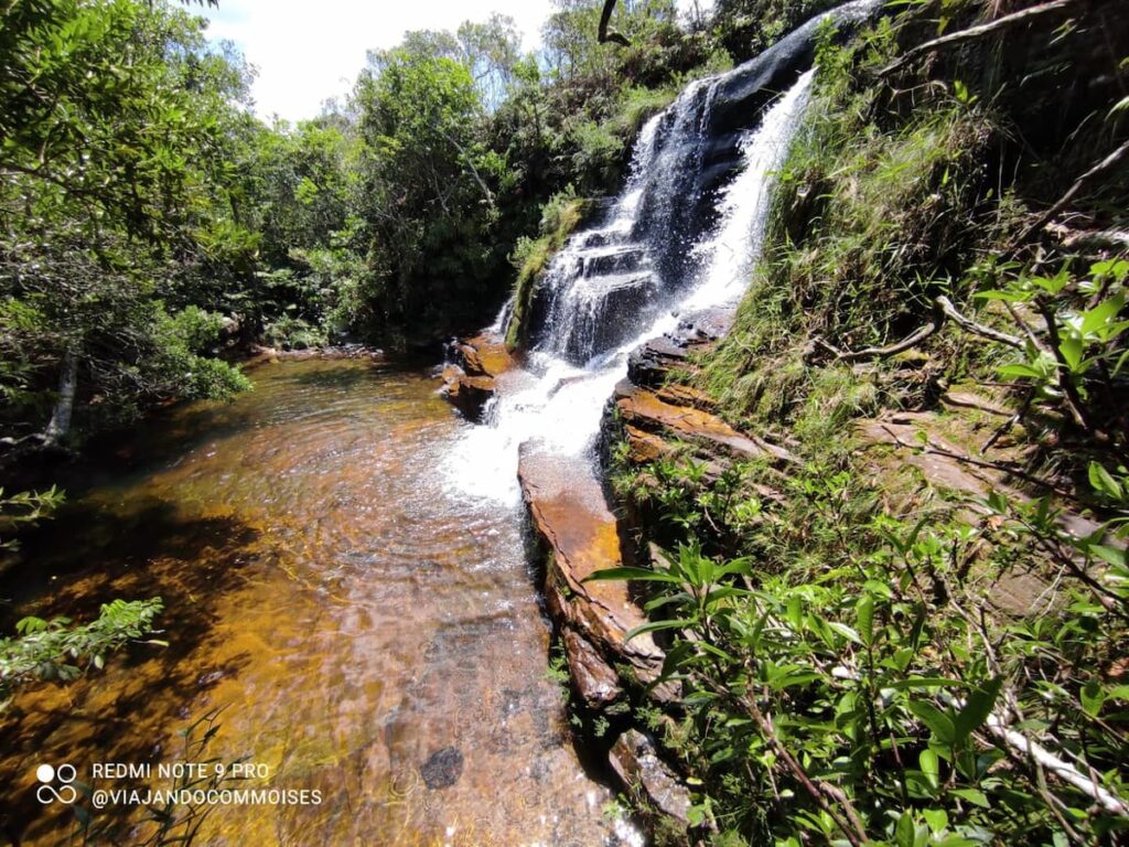 Imagem mostra Cachoeira do Salomão, uma das melhores cachoeiras em Carrancas.