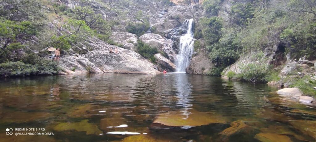 Imagem mostra Cachoeira do Gavião na Serra do Cipó.