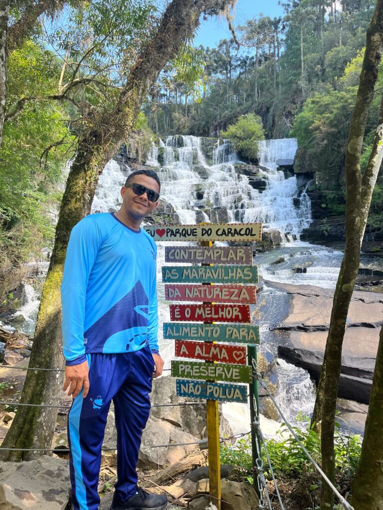 Imagem mostra cachoeira em Canela, Rio grande do Sul.